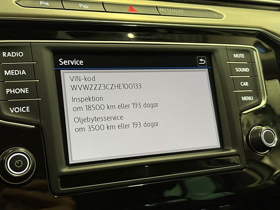 Volkswagen Passat 21 of 22