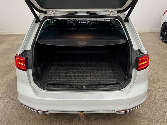 Volkswagen Passat 7 of 22