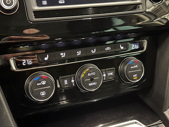Volkswagen Passat 18 of 22