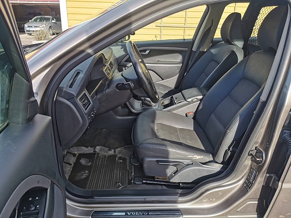 Volvo V70 5 of 9