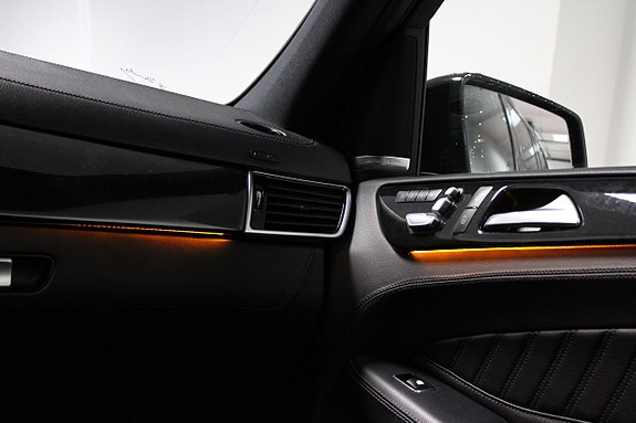 Mercedes-Benz GLS350 d 16 of 18