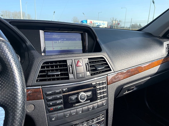 Mercedes-Benz E500 13 of 15