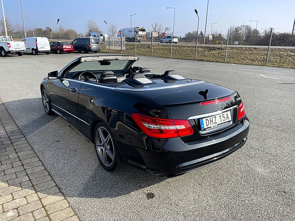 Mercedes-Benz E500 5 of 5