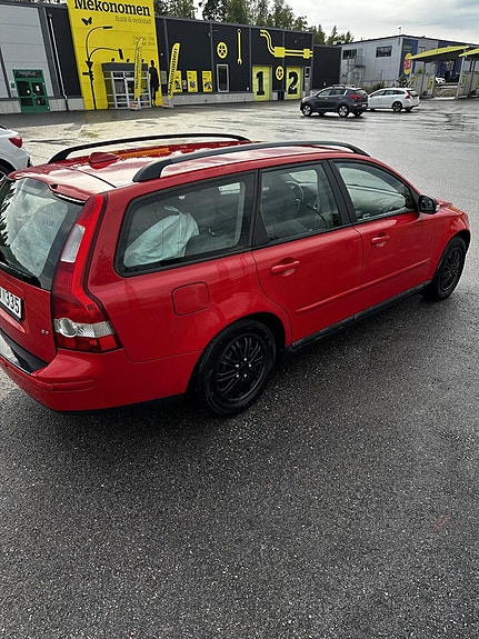 Volvo V50 8 of 10