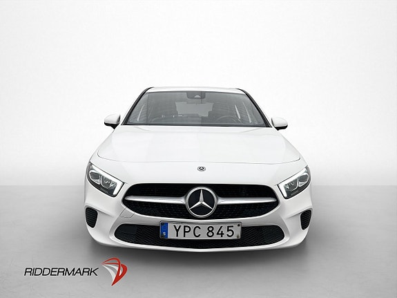 Mercedes-Benz A200 2 of 5