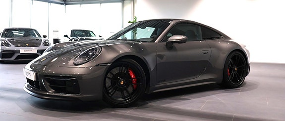 Porsche 911 Carrera 4 GTS