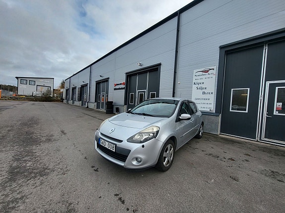 Renault Clio 12 of 13