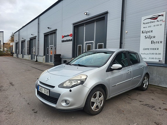 Renault Clio 10 of 13