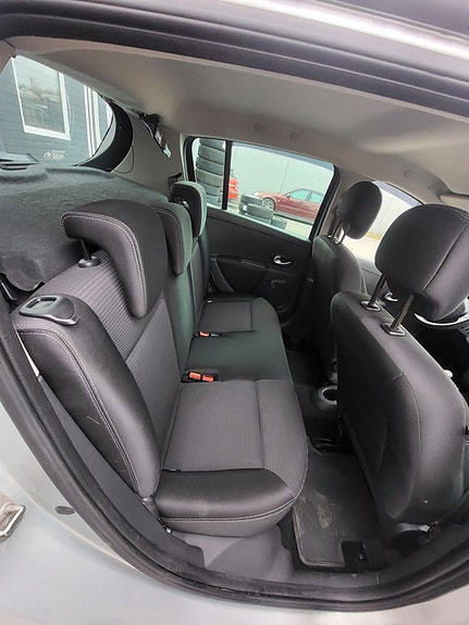 Renault Clio 8 of 13