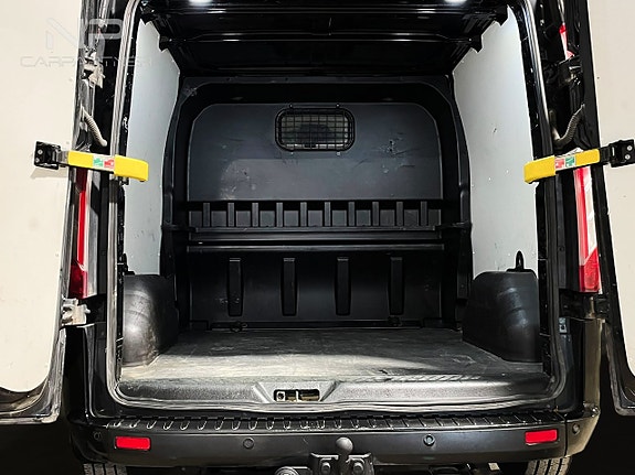 Ford Transit Custom 18 of 19