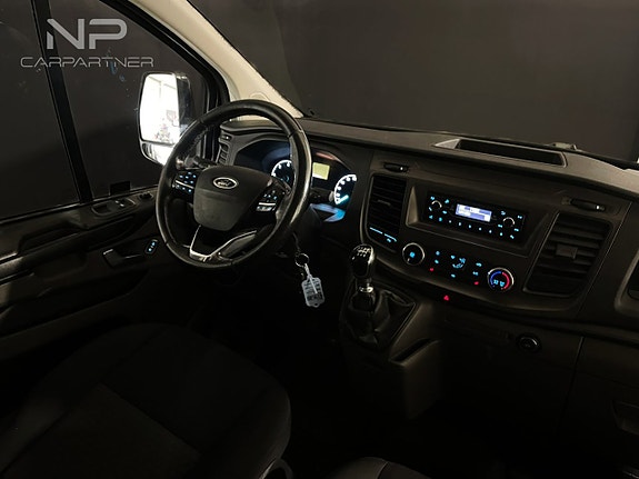 Ford Transit Custom 10 of 19