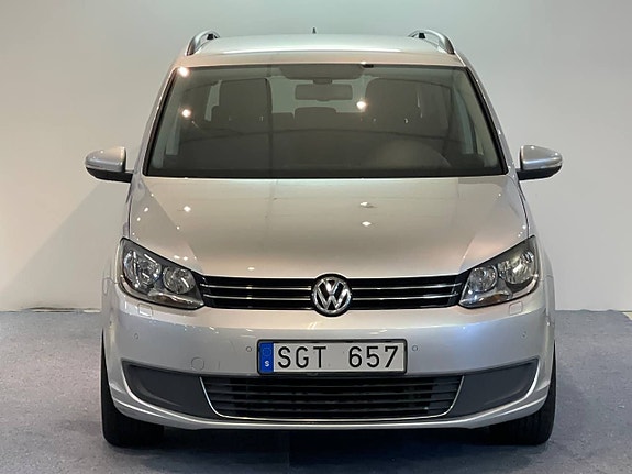 Volkswagen Touran 2 of 5