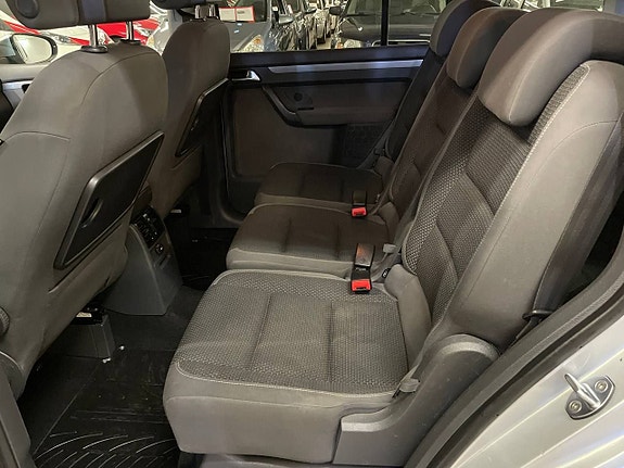 Volkswagen Touran 8 of 15