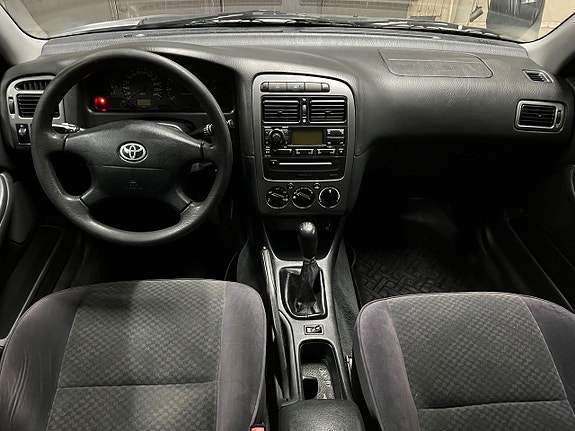 Toyota Avensis 7 of 7