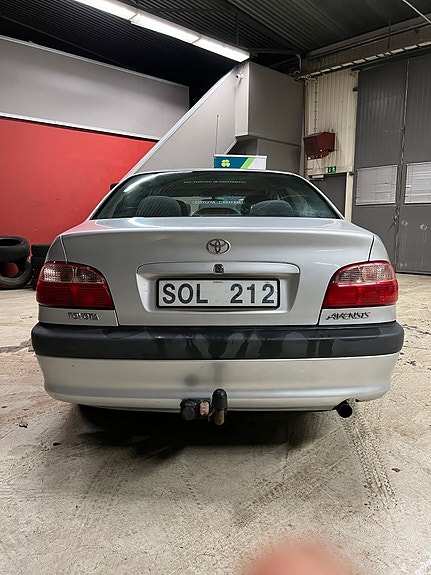 Toyota Avensis 5 of 5