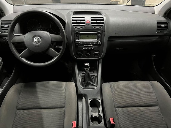 Volkswagen Golf V 7 of 7