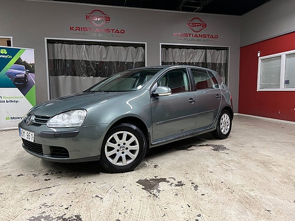 Volkswagen Golf V 2 of 7