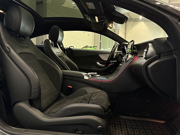 Mercedes-Benz C400 11 of 27
