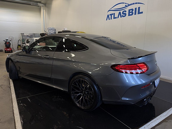 Mercedes-Benz C400 4 of 5
