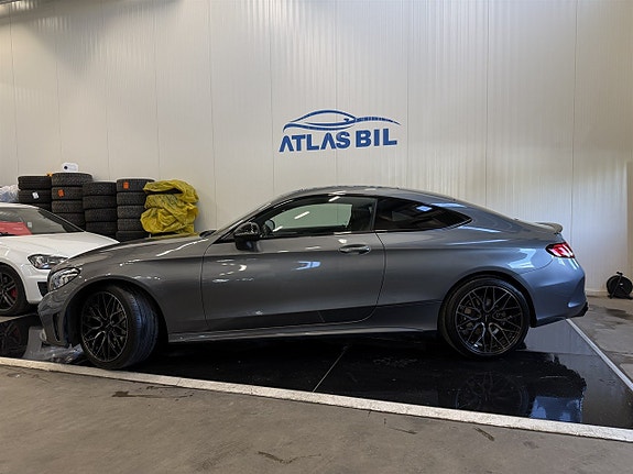 Mercedes-Benz C400 3 of 5