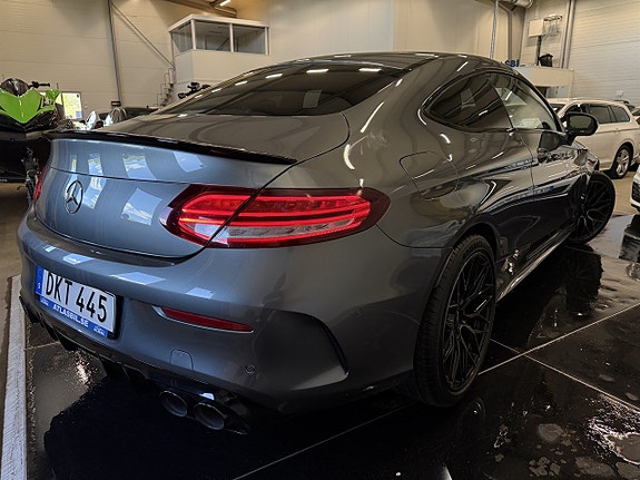 Mercedes-Benz C400 8 of 27