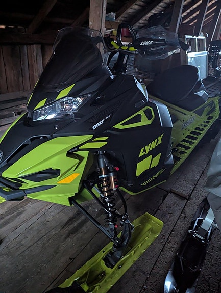 Lynx Xterrain 850 RE 3 of 3