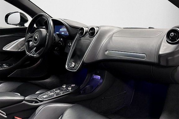 McLaren GT 13 of 27