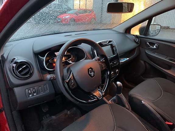 Renault Clio 8 of 9