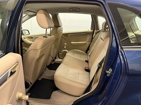 Mercedes-Benz B170 15 of 15