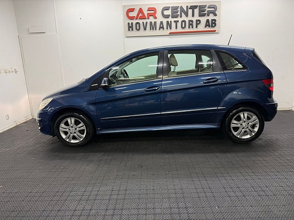Mercedes-Benz B170 2 of 5