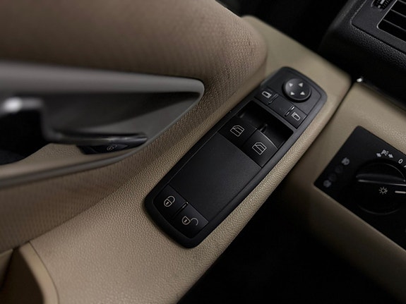 Mercedes-Benz B170 12 of 15