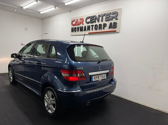 Mercedes-Benz B170 3 of 5