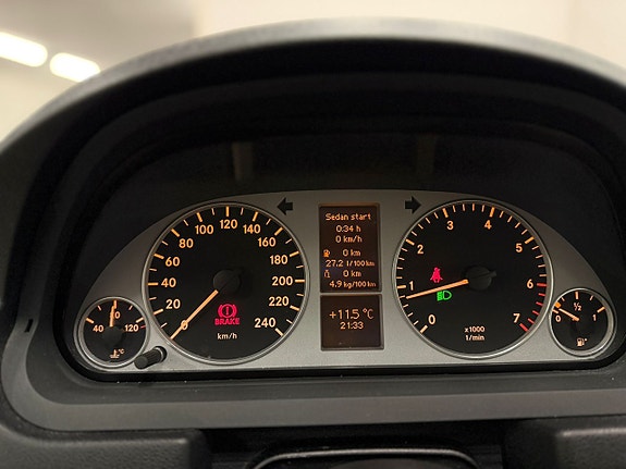 Mercedes-Benz B170 9 of 15