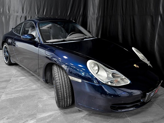 Porsche 911 Carrera 4 5 of 5