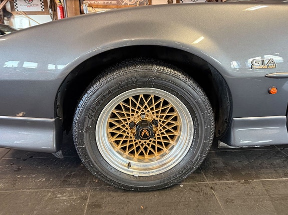 Pontiac Firebird 9 of 27