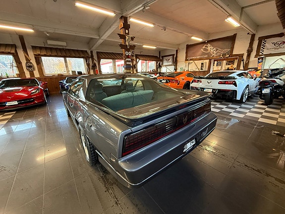 Pontiac Firebird 12 of 27