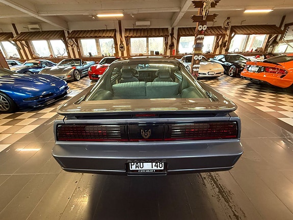 Pontiac Firebird 13 of 27