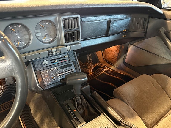 Pontiac Firebird 23 of 27
