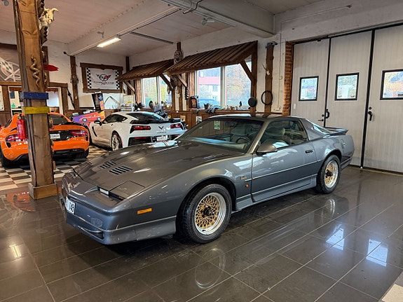 Pontiac Firebird 3 of 27