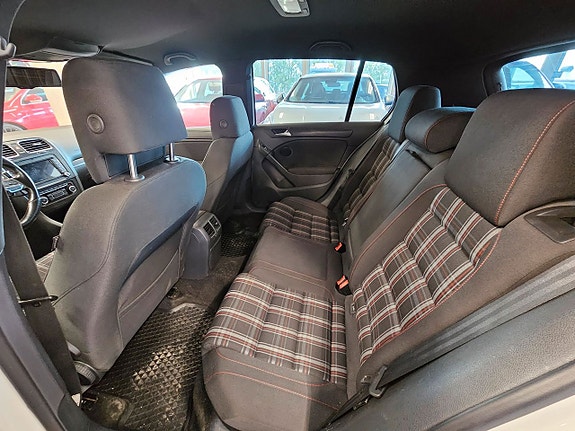Volkswagen Golf-Serie 9 of 12