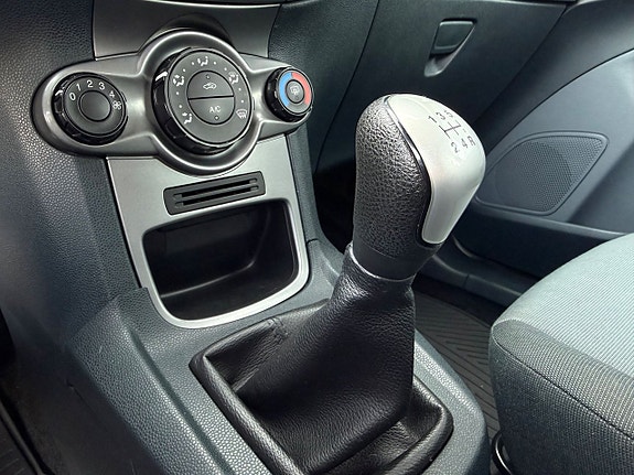 Ford Fiesta 12 of 12