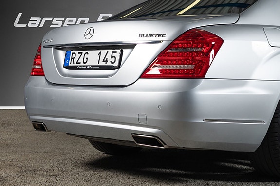 Mercedes-Benz S350 24 of 27