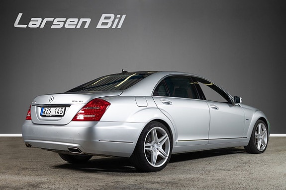 Mercedes-Benz S350 2 of 27