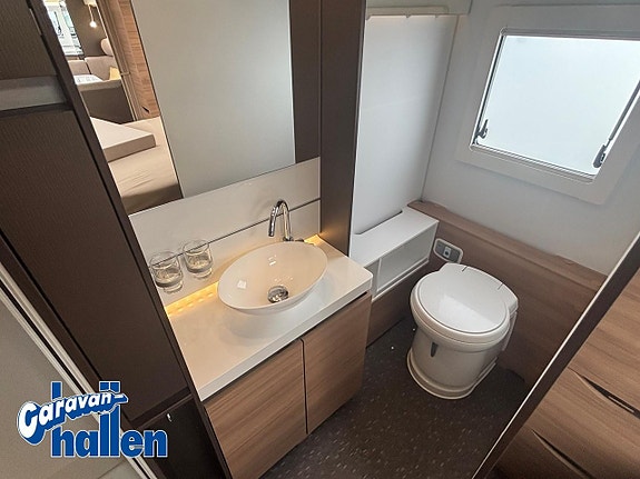 Adria Alpina 663 HT (Mover/Solpanel) 15 of 18