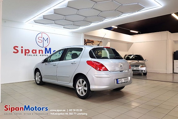 Peugeot 308 4 of 5