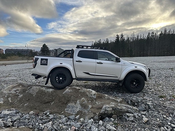 Isuzu Arctic Truck AT35 5 of 5