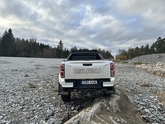 Isuzu Arctic Truck AT35 7 of 25
