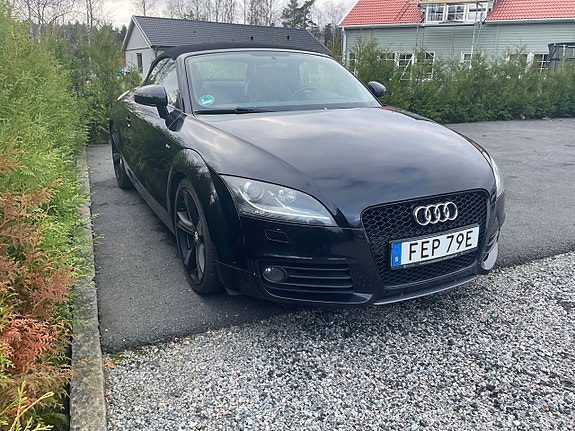 Audi TT 2 of 5