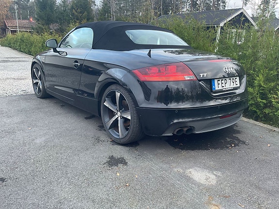 Audi TT 3 of 5
