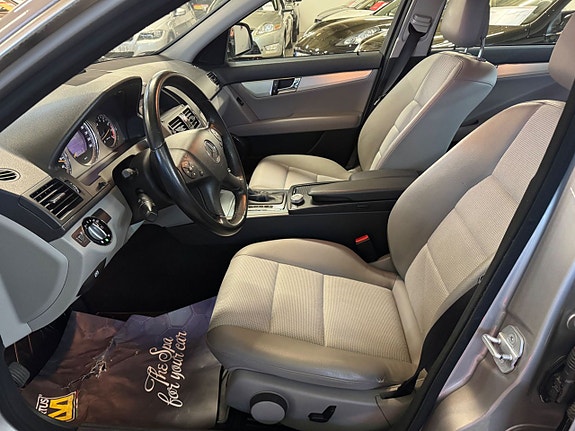 Mercedes-Benz C200 12 of 21